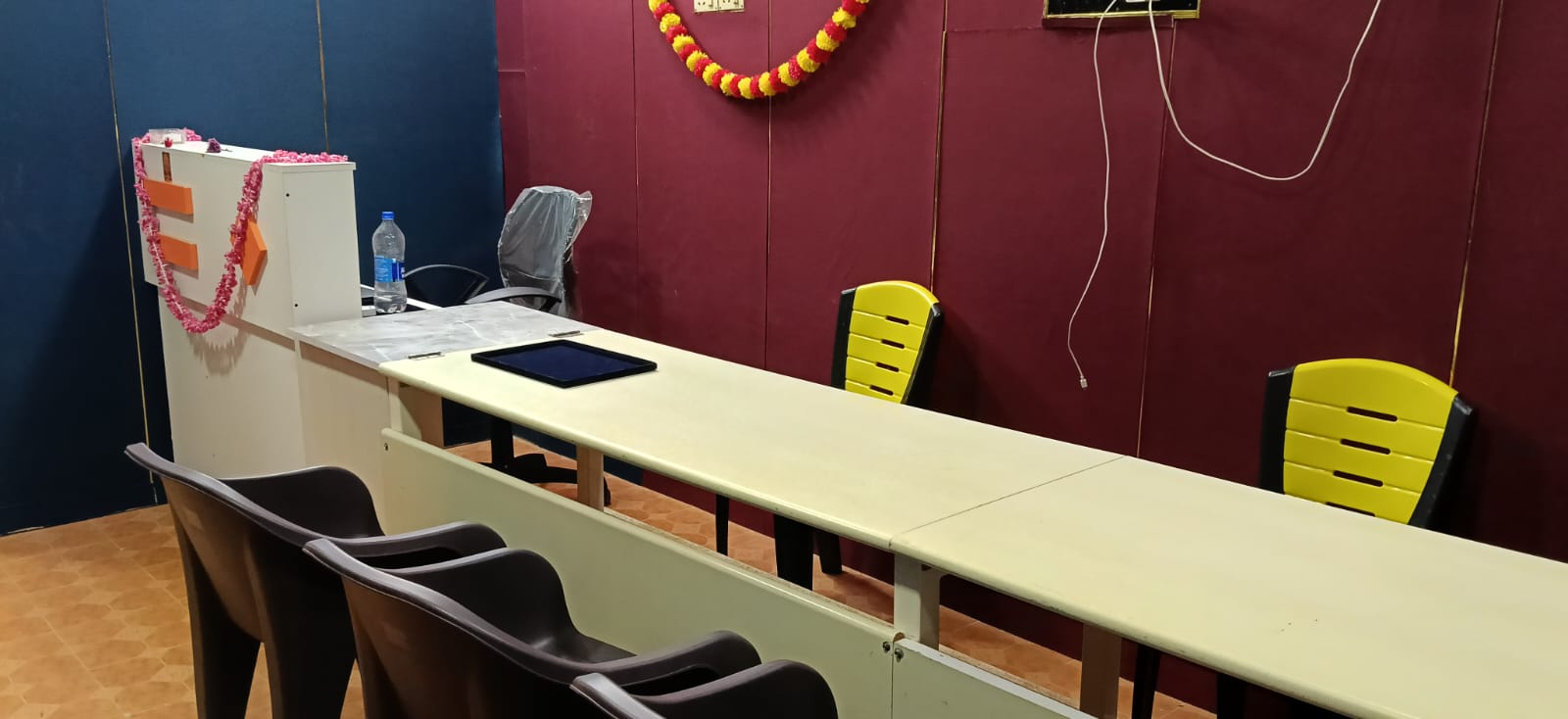 Gold jewelry displayed at MS Cash for Gold in Chennai
